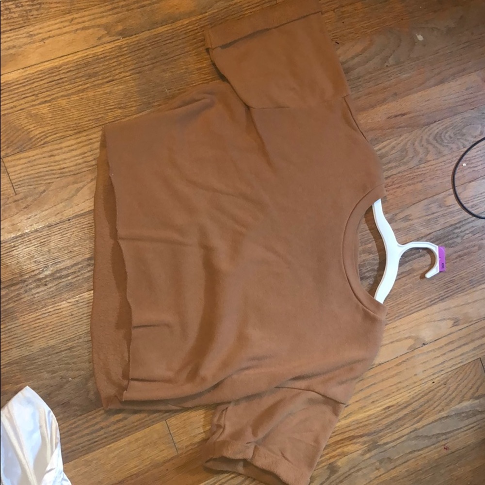 cropped shirt